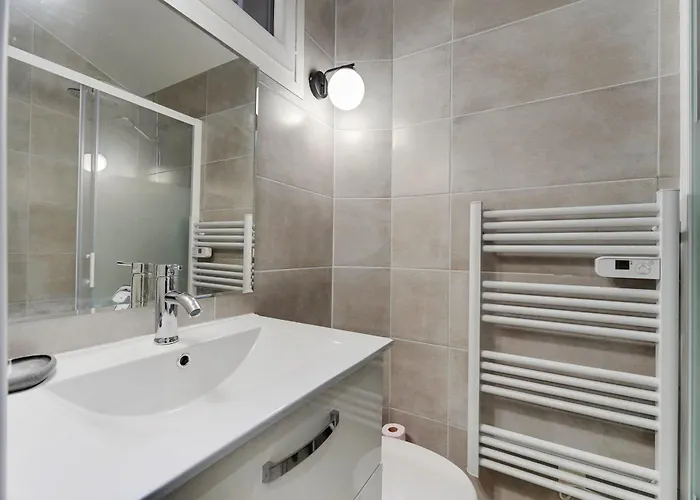 Comfortable Marx Dormoy Apartment *