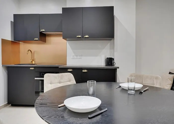 Comfortable Marx Dormoy * Paris